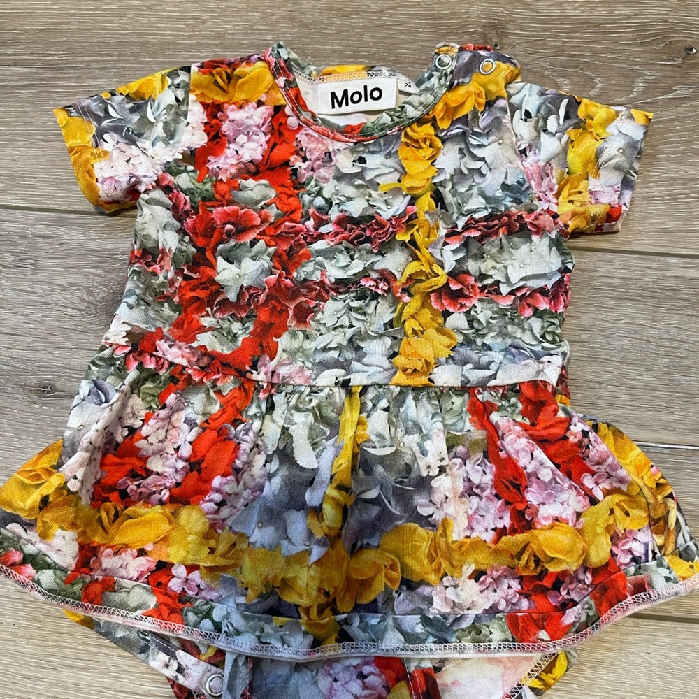 Molo Onsie with skirt 3M